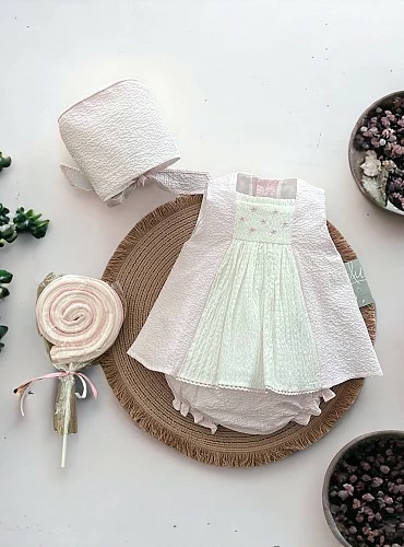 Conjunto para niña de tres piezas colección Lily