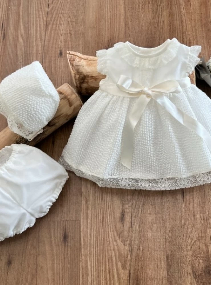 Conjunto para niña de tres piezas en Monofil