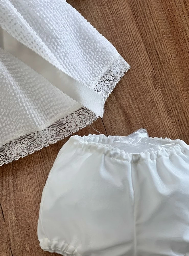 Conjunto para niña de tres piezas en Monofil