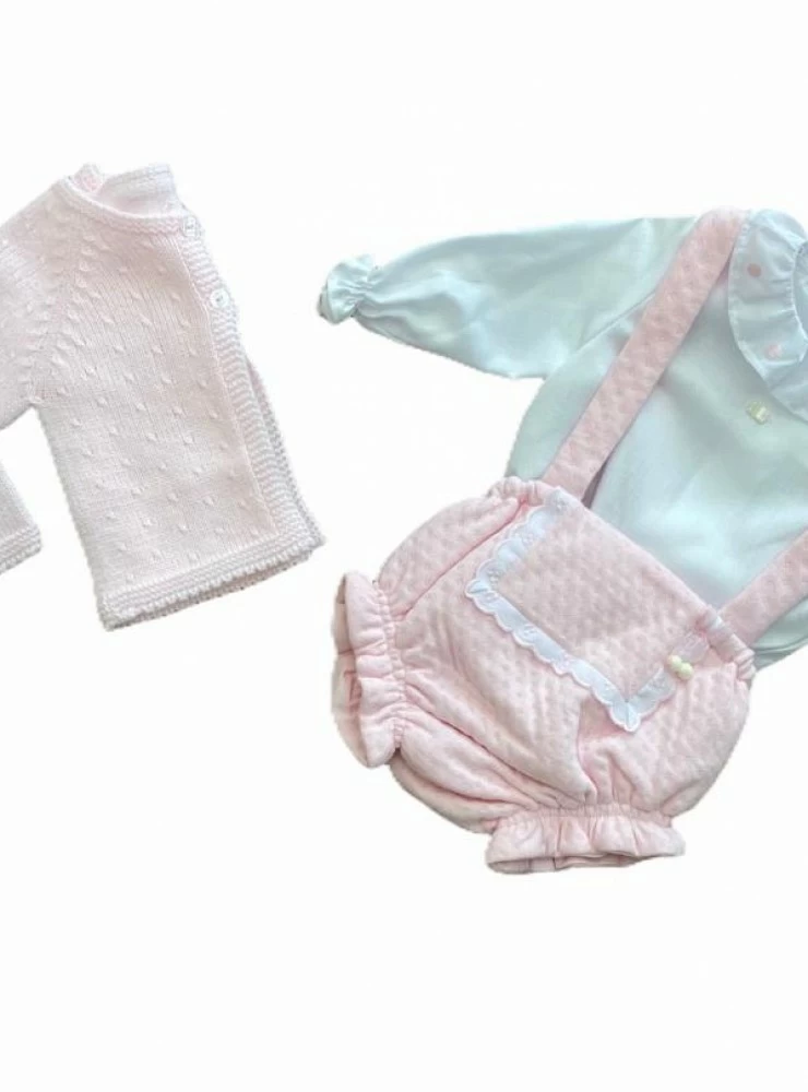 Conjunto para niña de tres piezas. Rosa y blanco