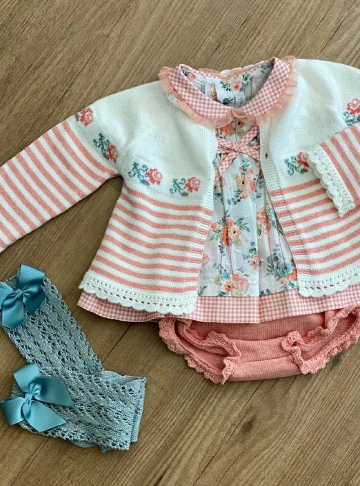 Conjunto para niña en color Coral.