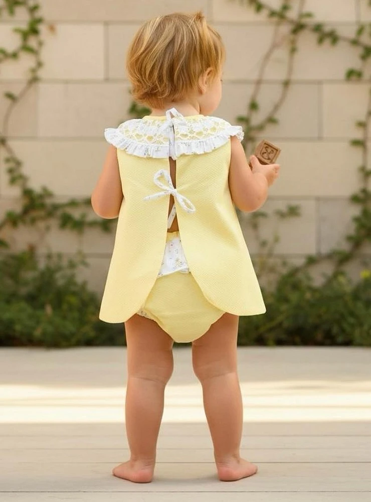 Conjunto para niña jesusito y braga Colección Vacaciones en la granja