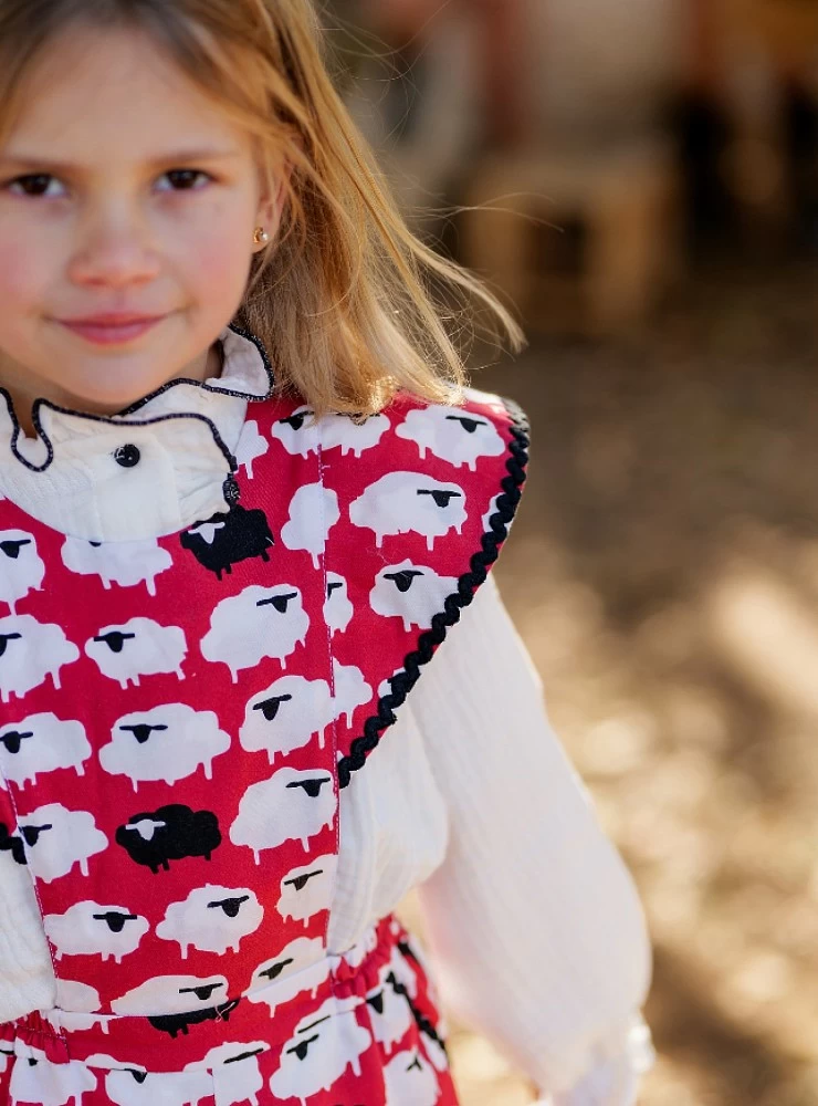 Conjunto para niña ovejas felices de José Varón