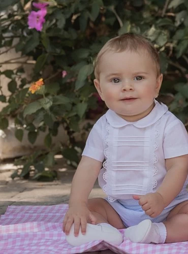 Conjunto para niño camisa y braguita. Colección lunar