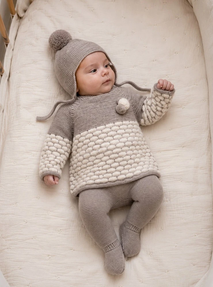 Conjunto para niño de punto con gorro y polaina color visón para bebé