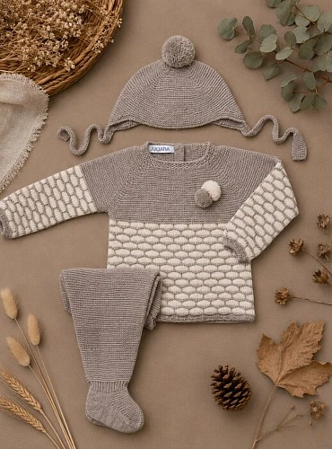 Conjunto para niño de punto con gorro y polaina color visón para bebé