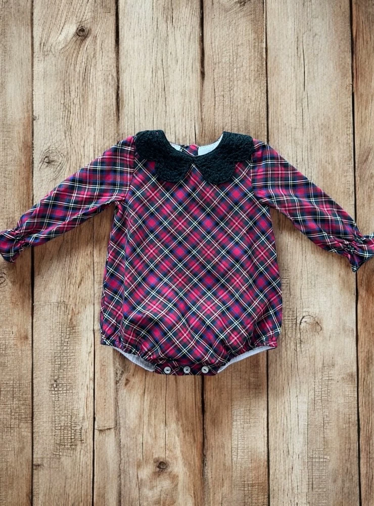 Conjunto pelele y chaqueta colección Hilton de La Martinica