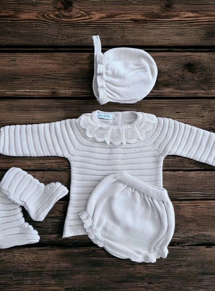 Conjunto unisex 4 piezas color crema. Colección Sonata