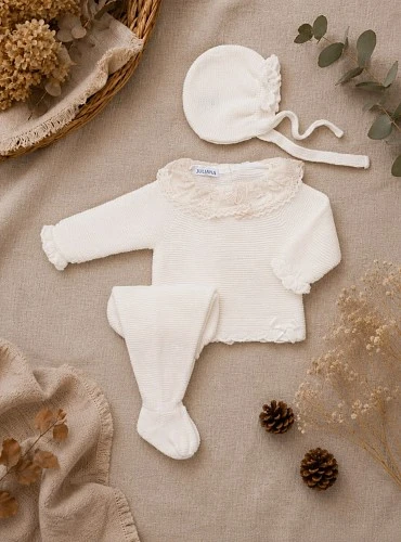 Conjunto unisex de vestir y ceremonia para bebé beige