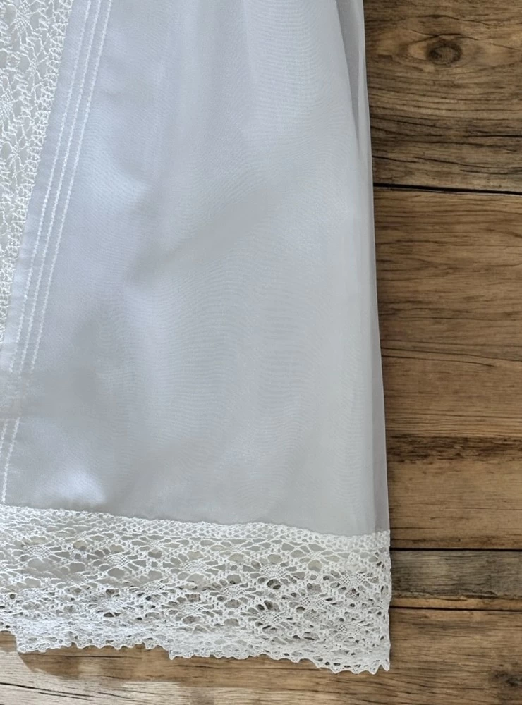 Conjunto unisex para Bautizo. Faldón y capota talla 6 meses