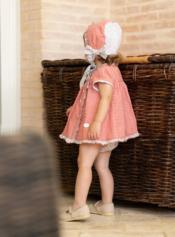 Conjunto vestido con capota y braga colección Olivo