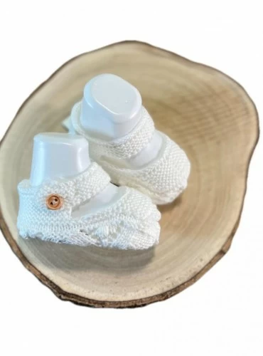 Cotton knit bootees for girls. Butterfly Collection