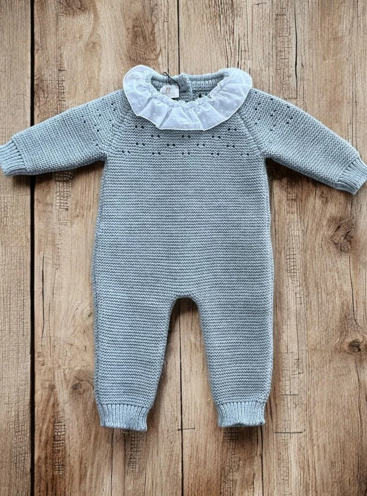 Cozy knitted romper in two colors from La Martinica