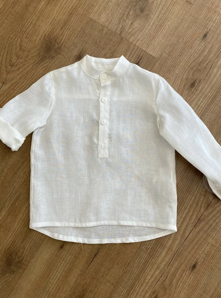 Ecru linen shirt. Ideal ceremony.