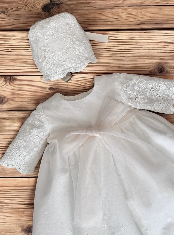 Faldón de bautizo unisex de guipur con capota | Colección Dalia