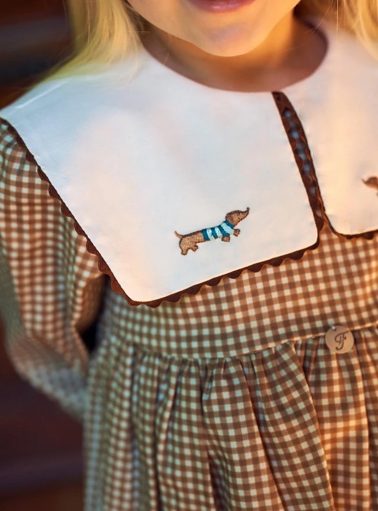 Foque Teckel girl's dress with embroidered collar