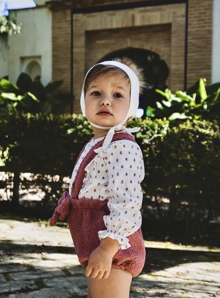 Frog and blouse set from the pine collection by José Varón