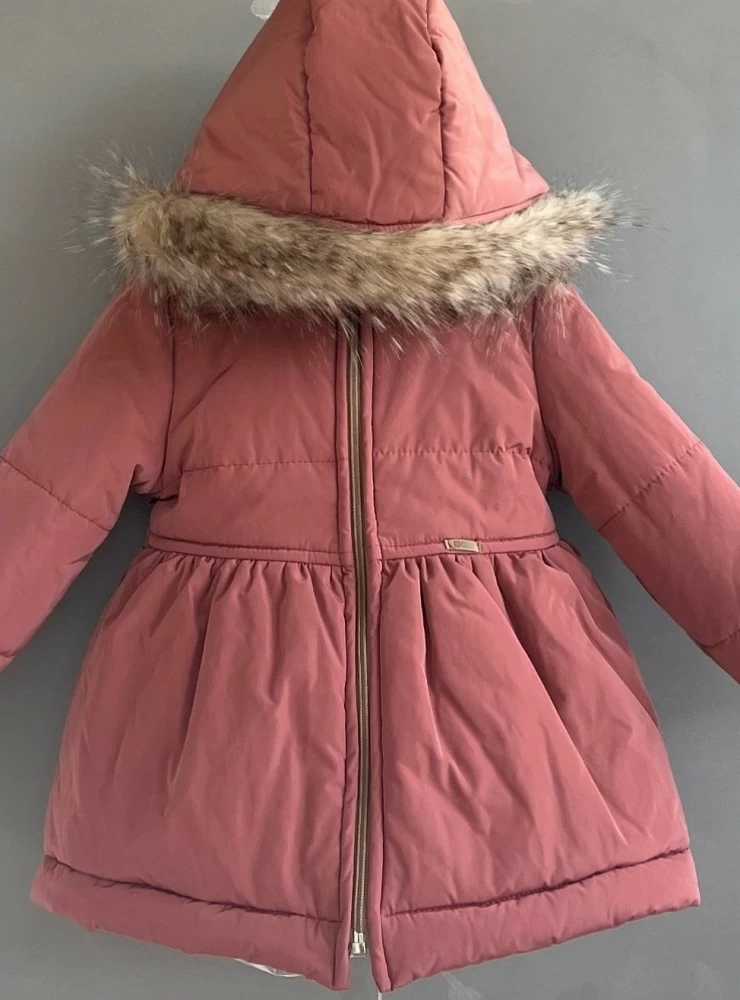 Girl's anorak in old pink with gray fur interior