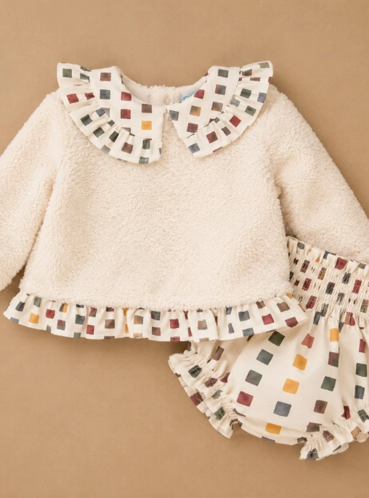 Girls' fleece sweatshirt and briefs set from the Parchis Collection