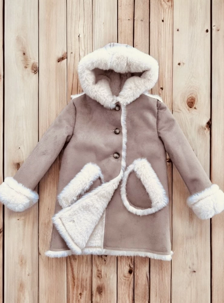 Girl's fur coat from Martinique