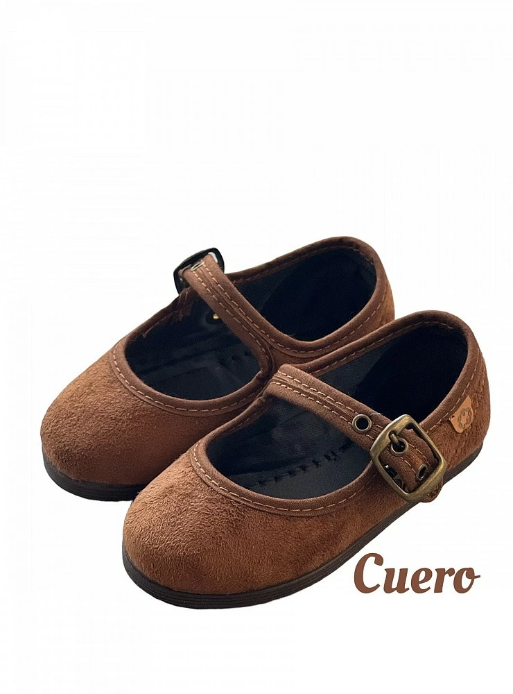 Girls' mary jane with buckle in various colors.