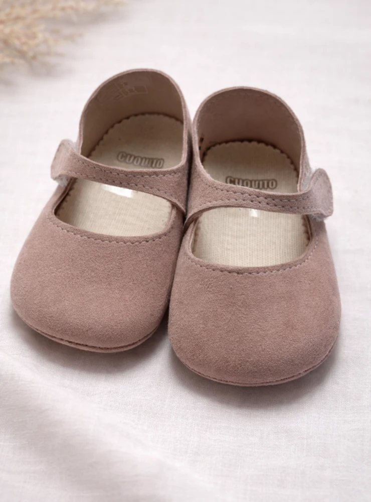 Girls' sandals in dusty rose suede