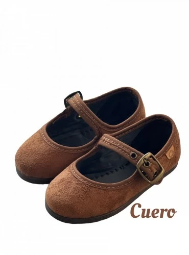 Girls' mary jane with buckle in various colors.