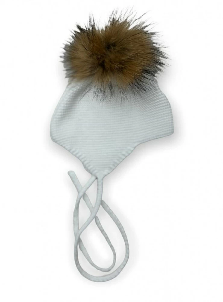 Gorrito aviador con pompón de pelo