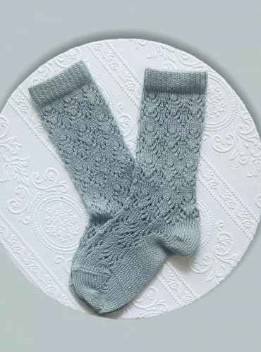 High openwork unisex sock.