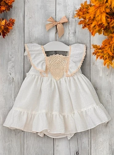 Jesusito de ceremonia con braguita de bambula beige · Colección Cher