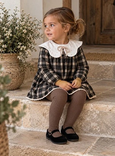 Jesusito de niña con braga de cuadros Colección Onís