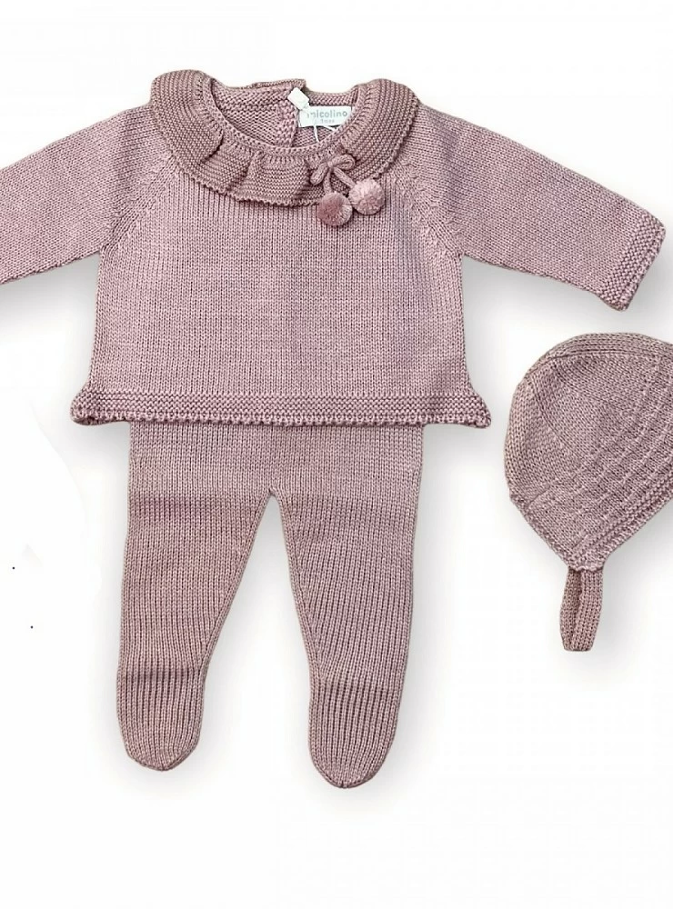 Knitted set in three colors.