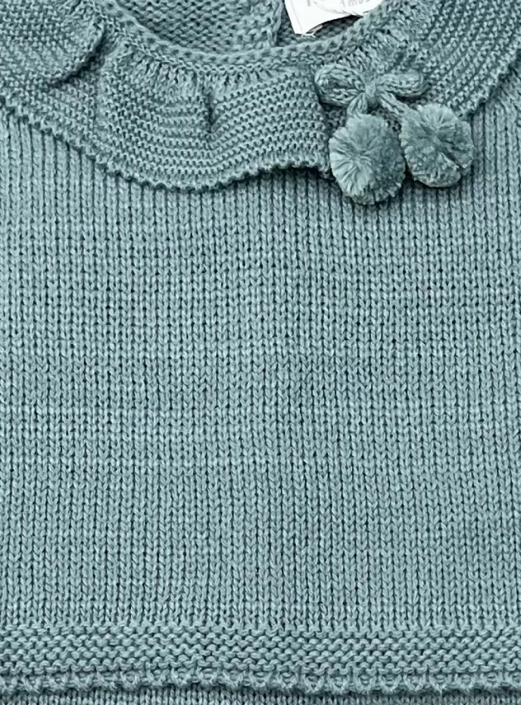 Knitted set in three colors.