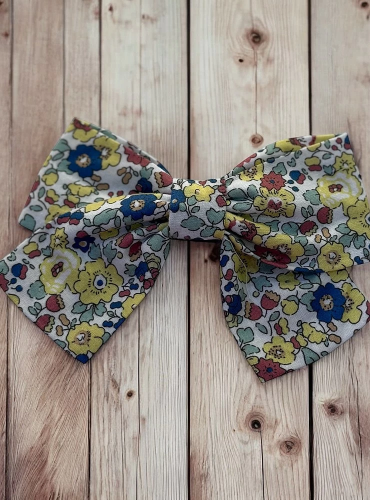 Liberty collection bow with clip by Mon Petit Bonbon