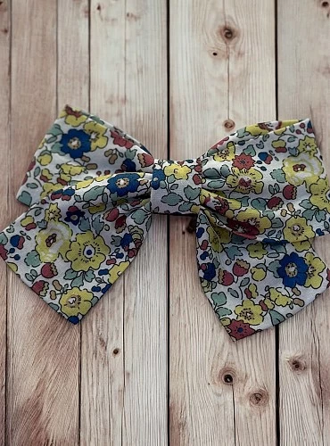 Liberty collection bow with clip by Mon Petit Bonbon