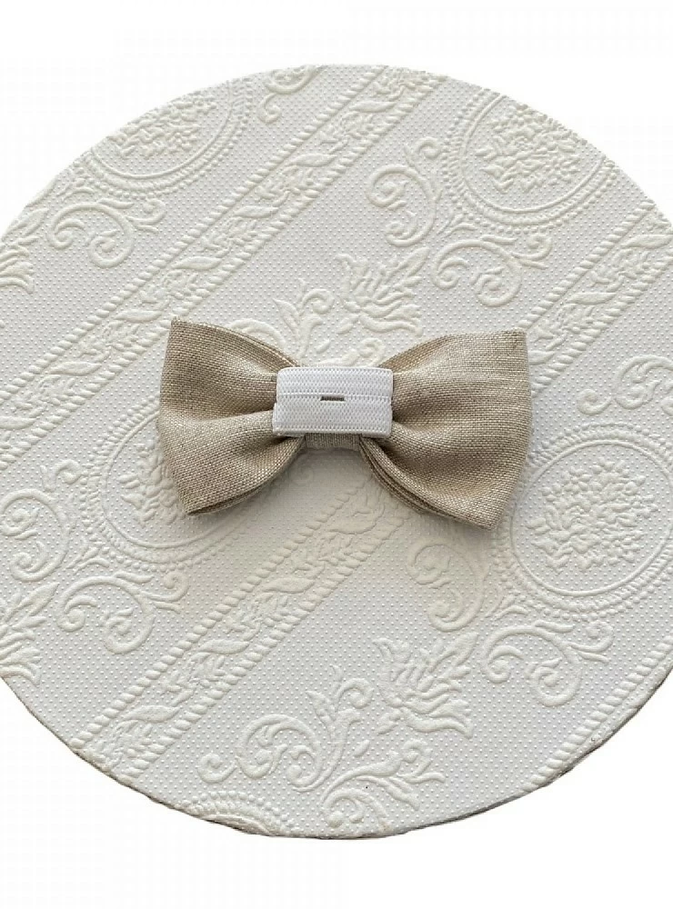 Linen bow tie in three colors.