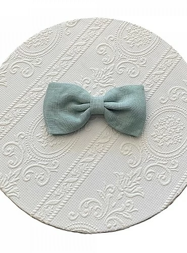 Linen bow tie in three colors.