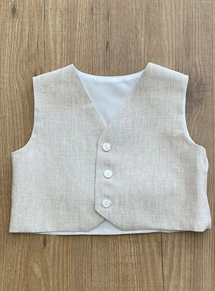 Linen vest in three colors.