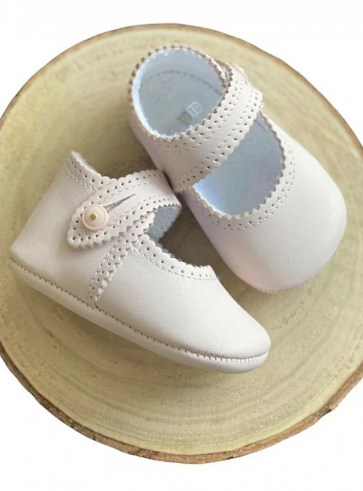 Little girl's pink or white leather shoe