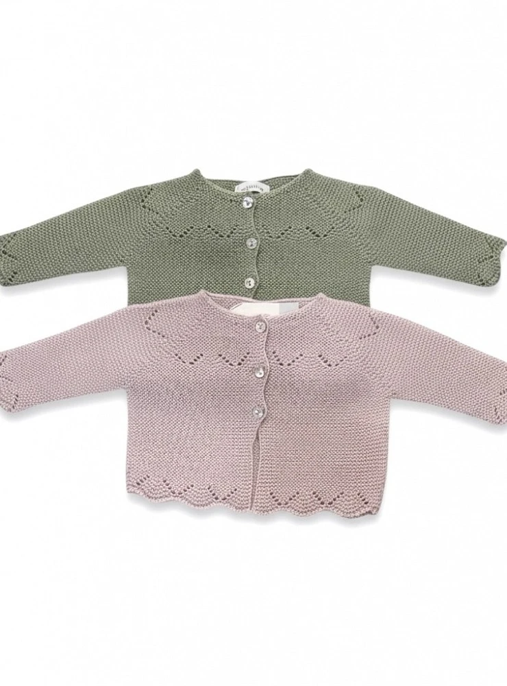 Long baby cardigan, two-tone, for first outfits. Suitable for in-between seasons.