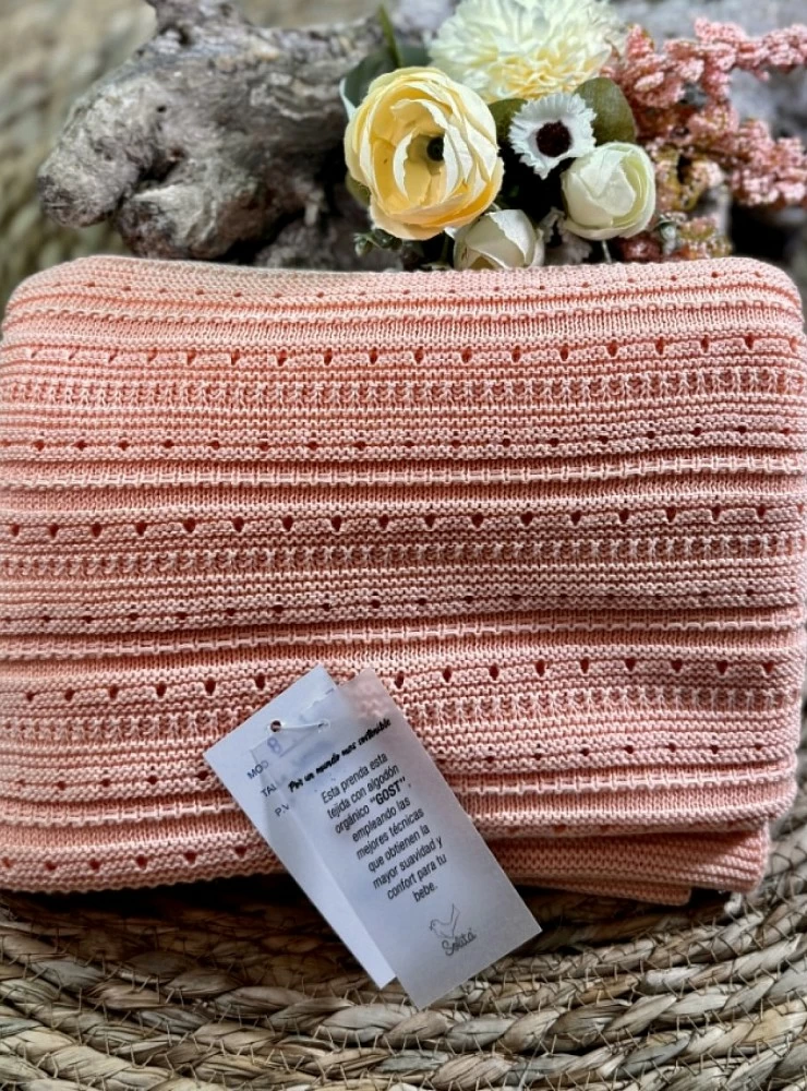 Mandarin-colored shawl made of organic cotton