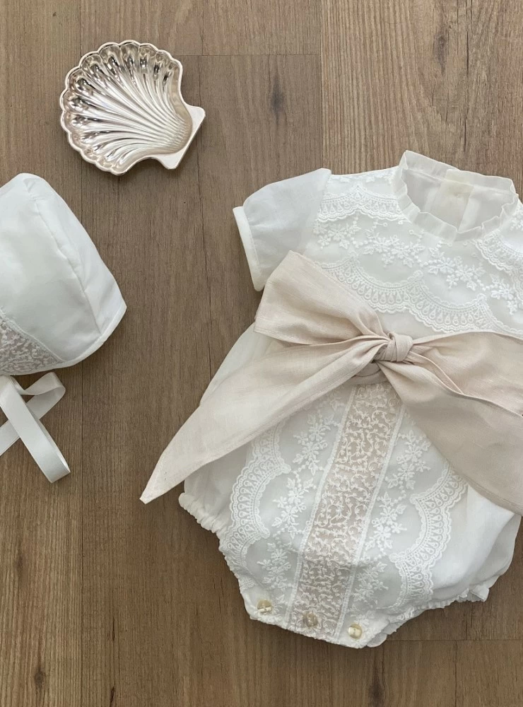 Organza romper and bonnet set with linen bow. Short sleeve