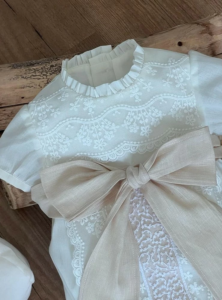 Organza romper and bonnet set with linen bow. Short sleeve