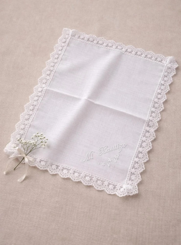 Pañuelo bordado Mi Bautizo. Lino