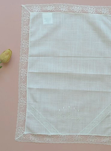 Pañuelo de Bautizo en lino beige.