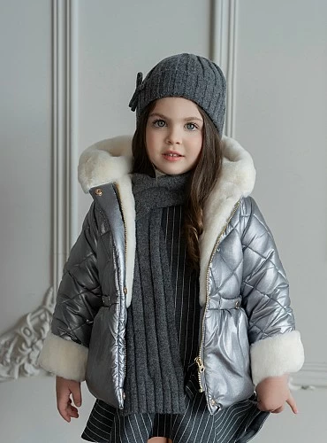 Parka para niña gris metalizada con pelo en crudo