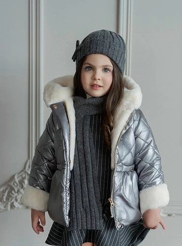 Parka para niña gris metalizada con pelo en crudo