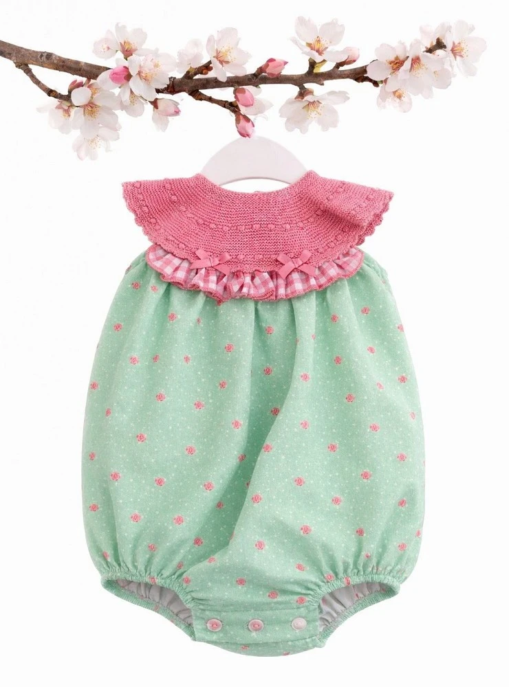 Pelele de niña menta y fresa