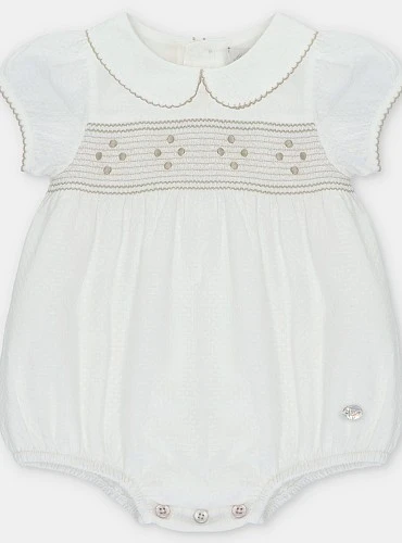 Pelele para niño beige con punto smock colección Quebec
