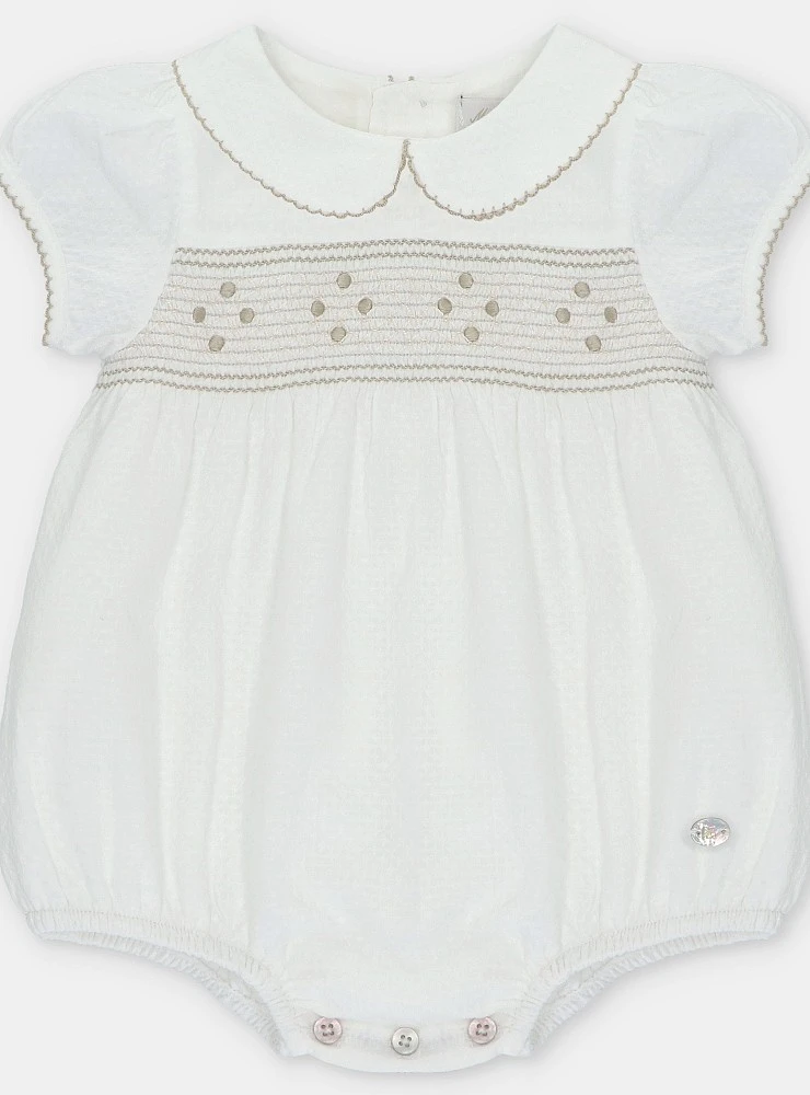 Pelele para niño beige con punto smock colección Quebec